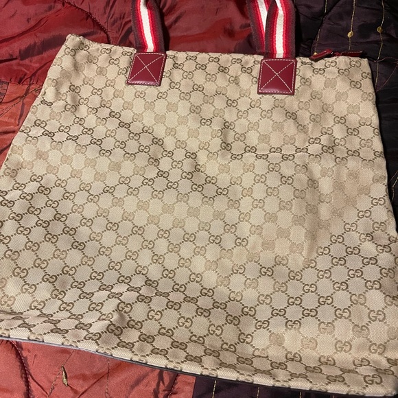 Preowned 100% Authentic Gucci handbag
